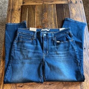 NWT Levi's Slim Straight Jeans  ✔️